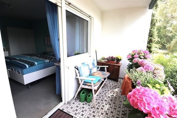 Zugang zum Balkon auch vom Schlafzimmer möglich