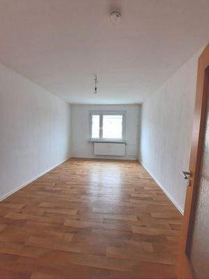 Helles Wohn-/Schlafzimmer