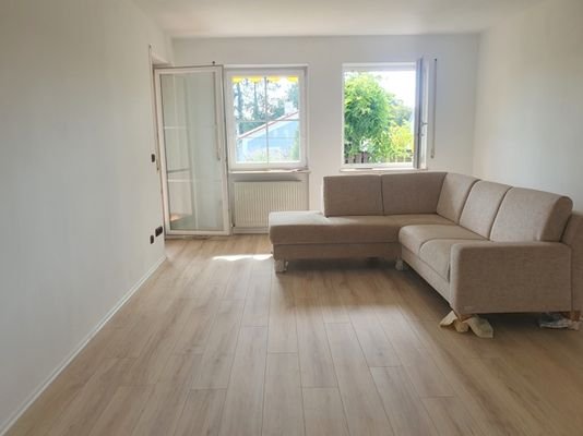 Wohnzimmer, auf Wunsch inklusive Sofa