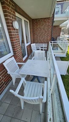 West-Balkon vor Wohnzimmer