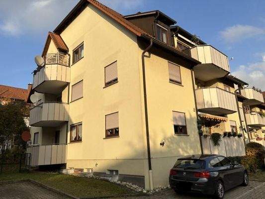 Wohnung im 1. Obergeschoss und dazugehöriger Stellplatz