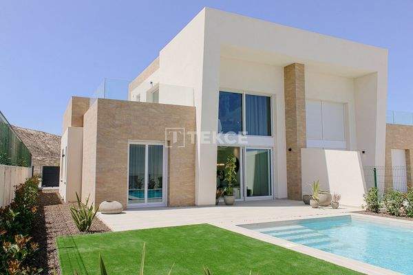 Elegant Semi-Detached Golf Villas with Pools in Algorfa