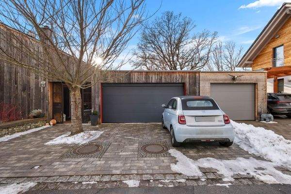 geräumige Doppelgarage