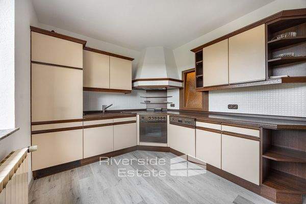 Wohnküche EG - linker Hauseingang 