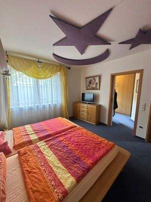 Schlafzimmer Eg