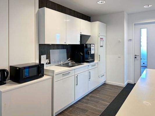 Regus_Mundsburgtower_Germany_Centre 3914_Refresh A