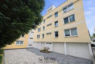 Rückansicht Haus/ Garagen