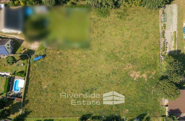 Alle drei Grundstück