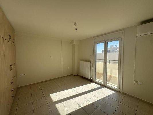 Kreta, Rethymno: 4-Zimmer-Apartment mit Meerblick und Dachterrasse zu verkaufen