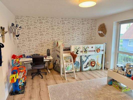 Kinder-/Schlafzimmer 2