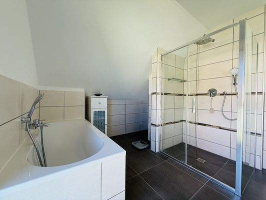 und Anschlussmöglichkeit für die Waschmaschine