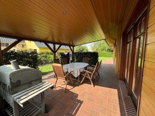 Überdachte Terrasse