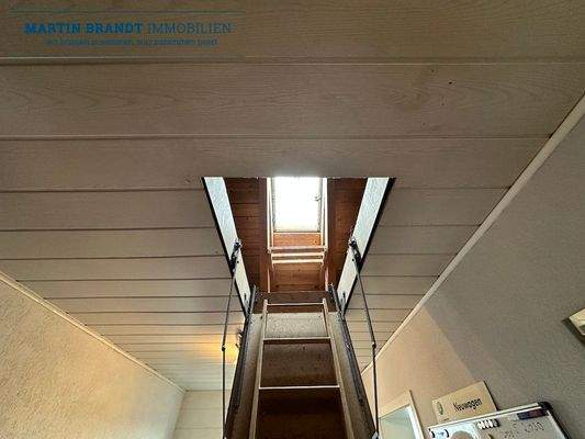 Zugang zum Spitzboden (Haus 2)