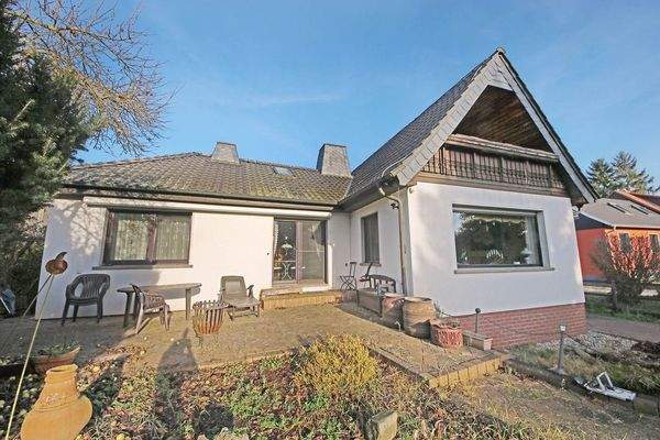 Hausansicht / Terrasse