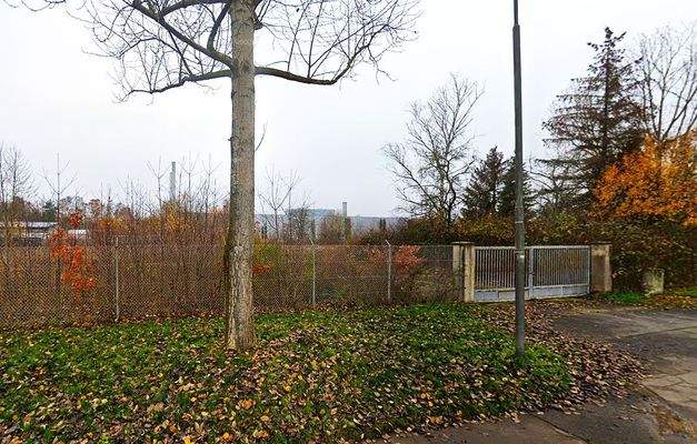 Einfahrt Grundstück