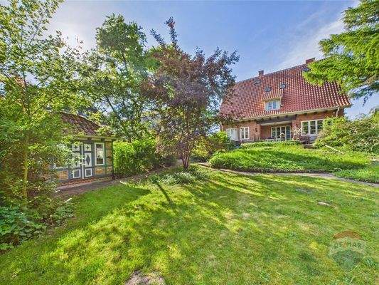 Fachwerkhaus und Wohnhaus