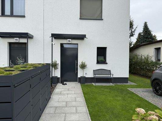 Blick zum Hauseingang