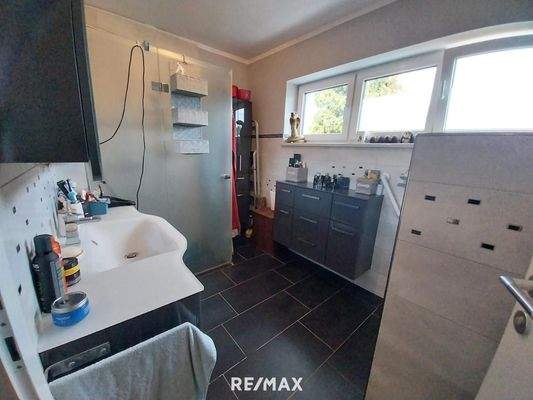 Badezimmer mit WC im OG