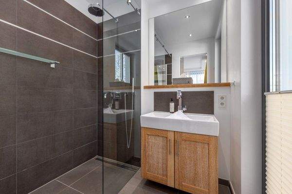 Bad mit Terrassentür Ausgang