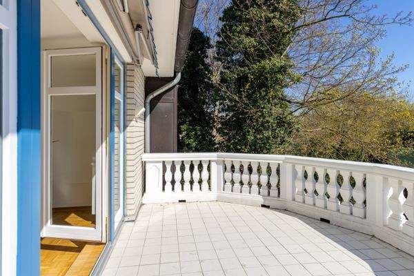 Balkon (weitere Ansicht)