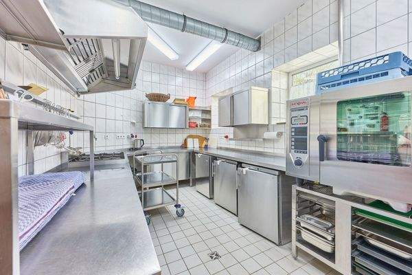 13 Gastronomieküche.jpg