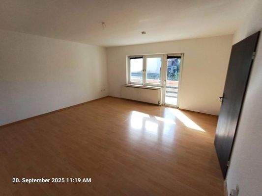 Wohnzimmer mit Südbalkon