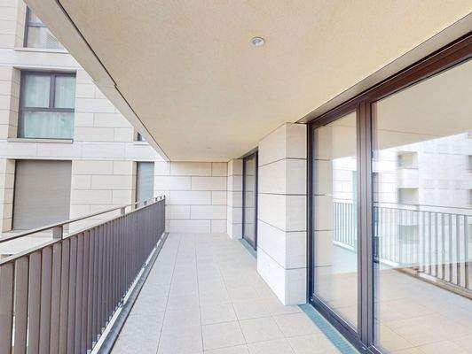 Loggia mit zwei Zugängen