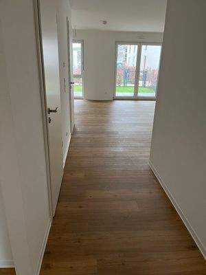 Flur mit Blick ins WZ