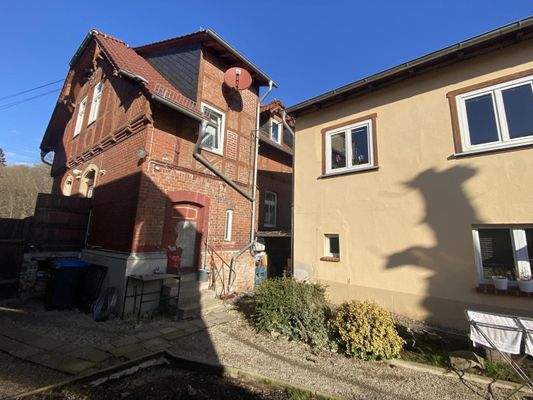 Innenhof mit Nebengebäude