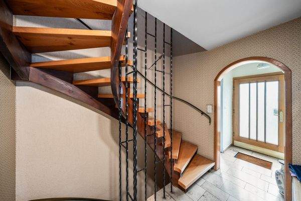 Eingang und Trepp ins OG