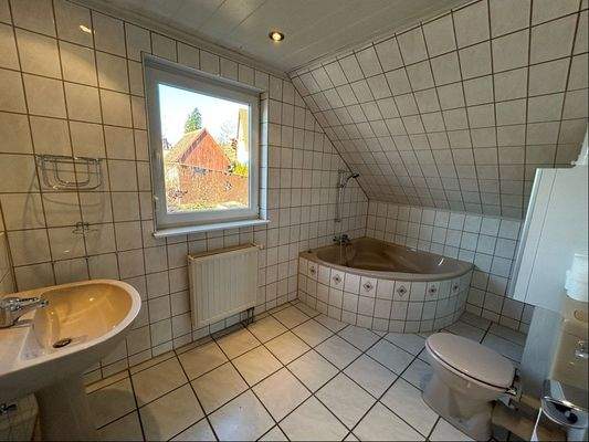 Badezimmer im Dachgeschoss