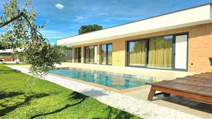 32792CE2-0879-4A8C-A249-61B619E9C5BE_1_105_c