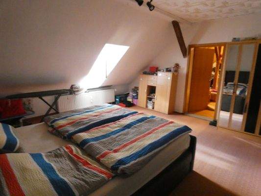 20. DG Schlafzimmer.JPG