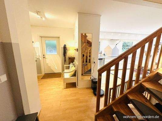 Eingangsflur mit Treppe