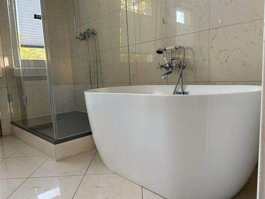 Dusch- und Wannenbad