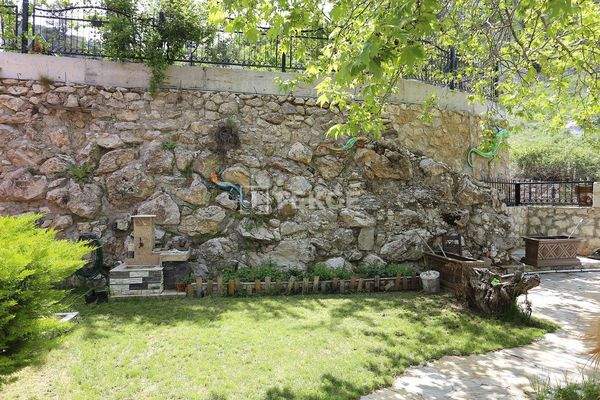 Suitable Home for Private Living for Sale in Konyaaltı Çağlarca