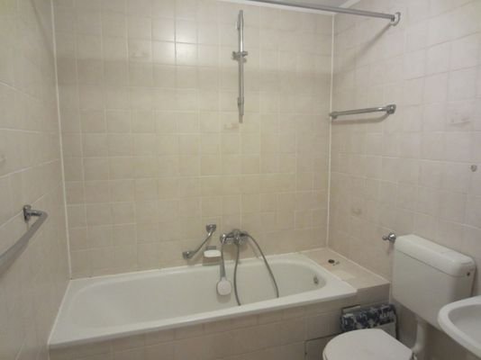 Bad mit Wanne