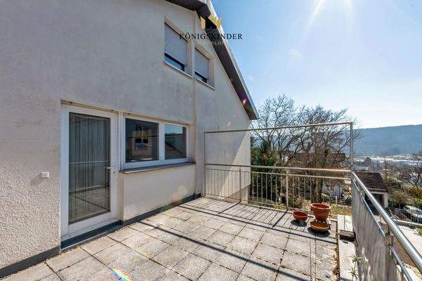 Große Terrasse mit Fernblick