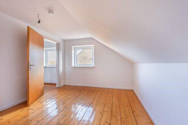 Dachgeschoss Zimmer 1