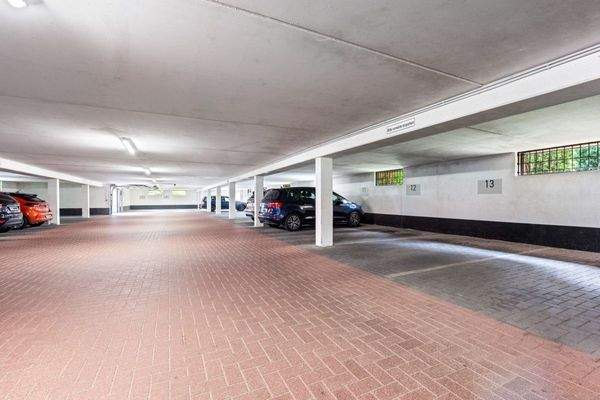 Tiefgaragenstellplatz