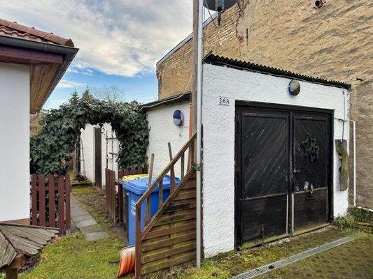 Garage knapp 8 m lang