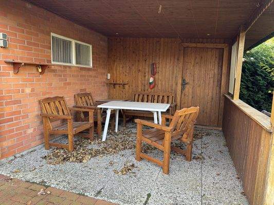 Sitzecke hinterm Haus