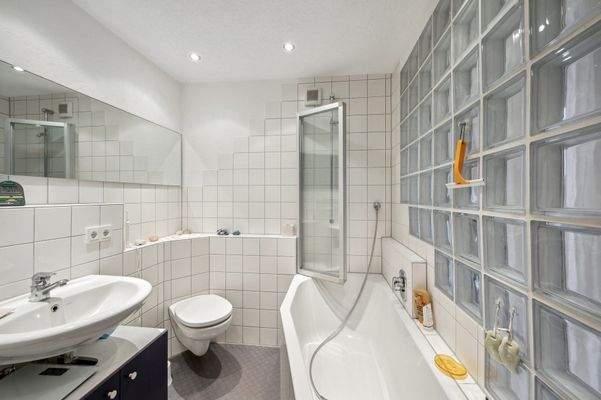 Haus 18 2.OG Badezimmer