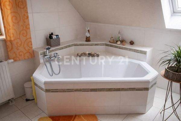 Badezimmer mit Wanne