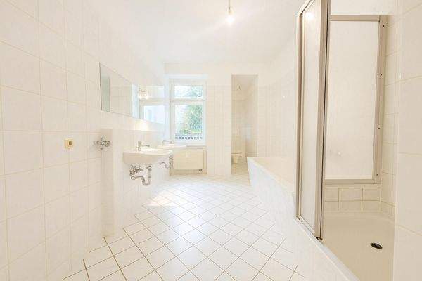 Modernes Tageslichtbad