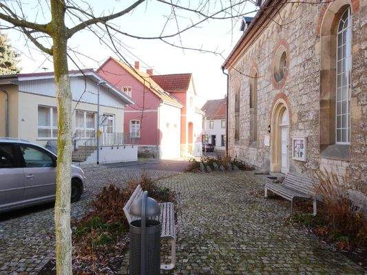  Blick aufs HAUS vom KIRCHPARK aus