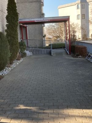 ... angenehmer Zugang zum Haus ...