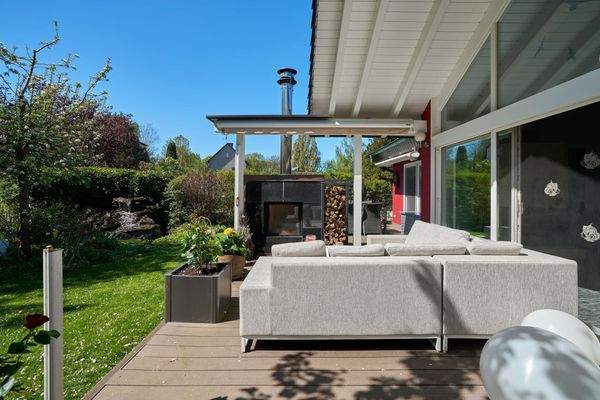 Terrasse mit Außenkamin