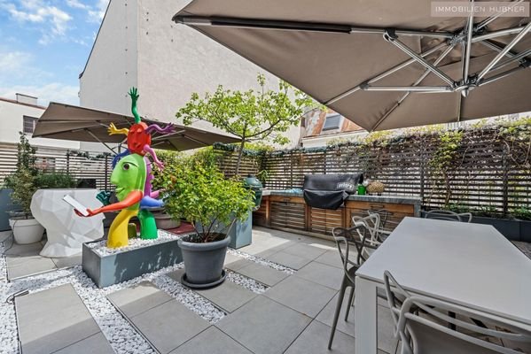 Terrasse mit Outdoorküche