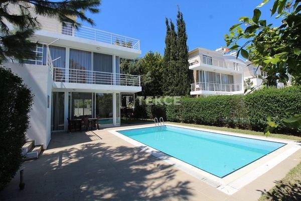 Furnished Triplex Villa with Pool in Kadriye Antalya